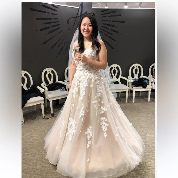 Strapless Gown with White Floral Details - Picture 14 of 15